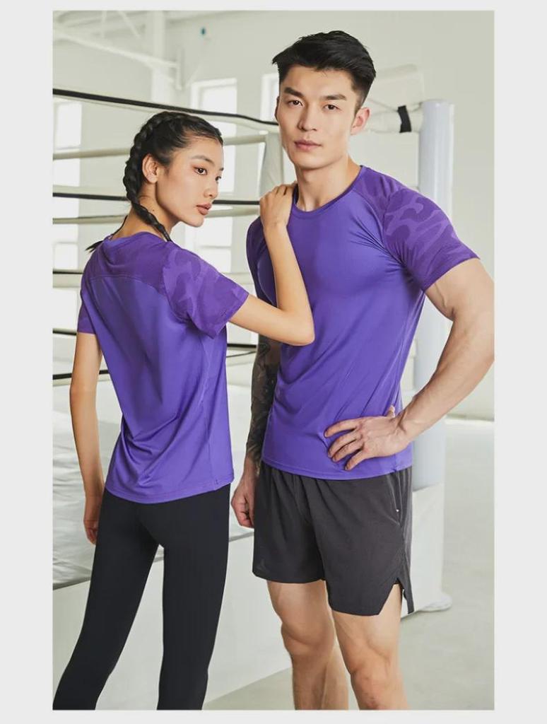 Men's Quick-Dry Ice Silk Sports T-Shirt: Short Sleeve, Loose Fit, Breathable for Running and Basketball.