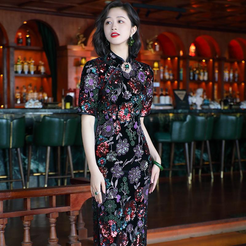 Women's Retro Chinese-Style Autumn Cheongsam with Embroidered Sequin Details