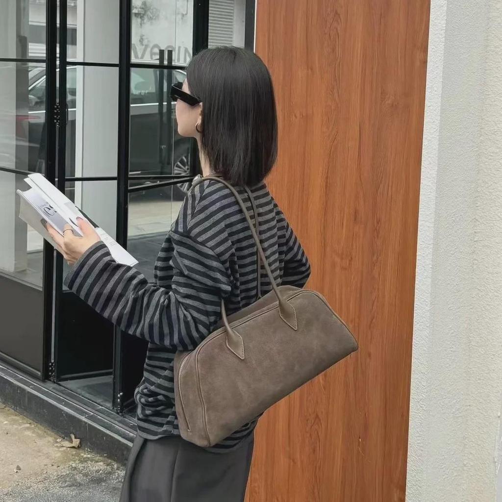 Elegante Bolso Boston de Ante para Mujer de Gran Capacidad - Moderno, Versátil, Bolso de Hombro Mate