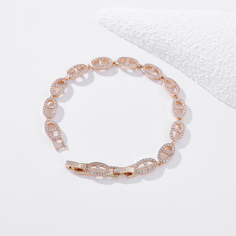 Zircon Bracelet, Sparkling Cut with Gemstones, Simple Wind Crystal Bracelet .