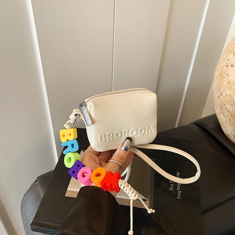 

Exquisite super-hot niche change bag women s 2025 new summer versatile neck bag mini lipstick bag small bag 10*3.5*8.5 белый