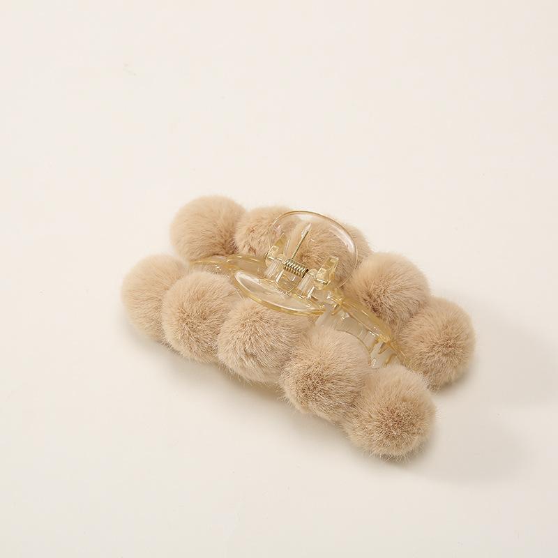 Women Pompom Hair Claws Winter Plush Hair Clips Large Acrylic Clip Girls Ponytail Hair Accessories Headdress