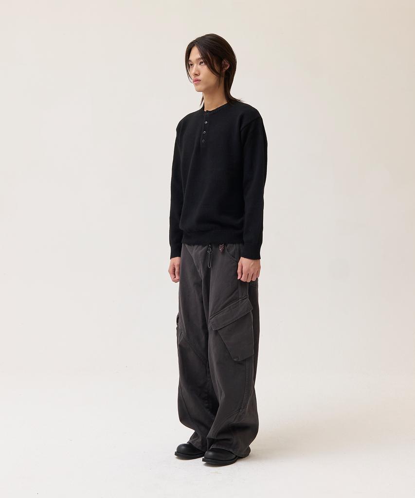 Akesi Marc Henley Neck Knit_Black