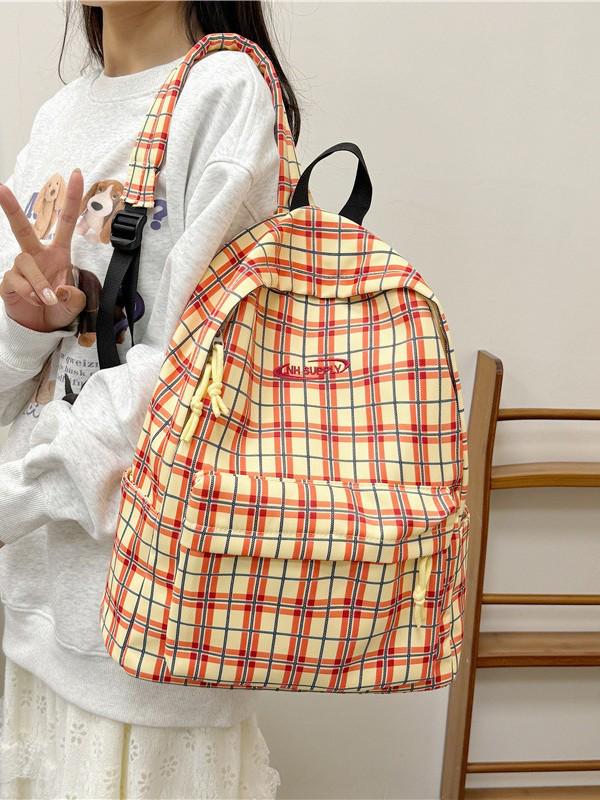 Stylish Plaid Backpack for Female College Students - Lightweight and Trendy for School and Travel