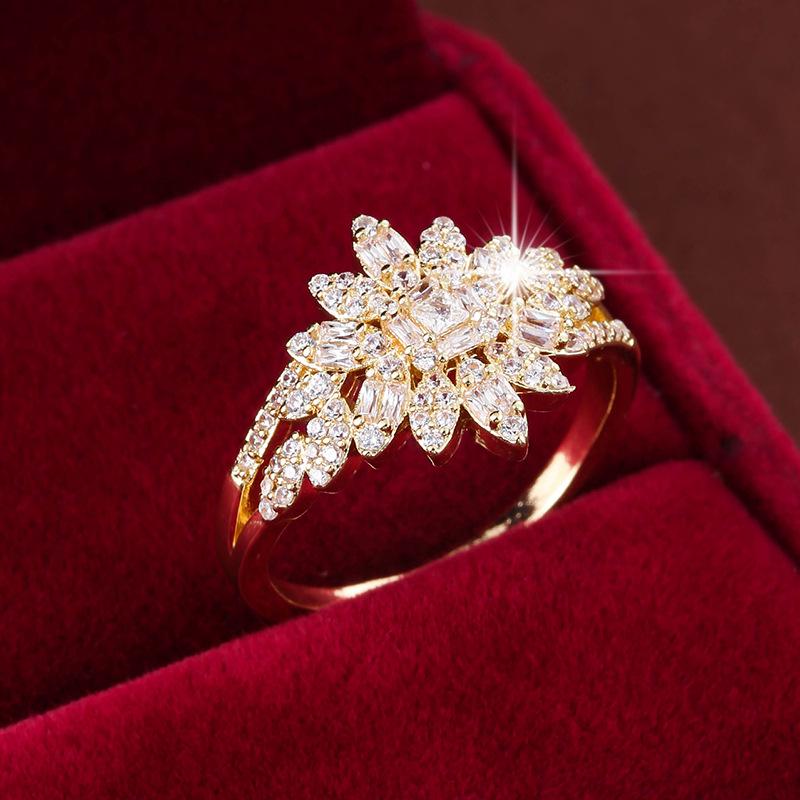 Elegant Starry Zircon Ring: Stylish, Brilliant Copper Design for Women