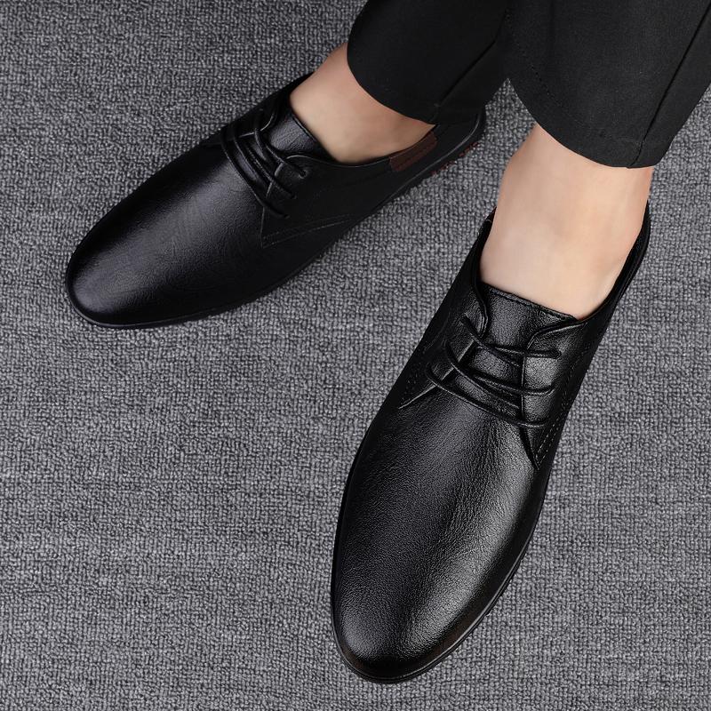 New 2024 Men Dress Shoes Genuine Leather Breathable Middle Aged Business Round Toe Wedding Footwear Male Flat