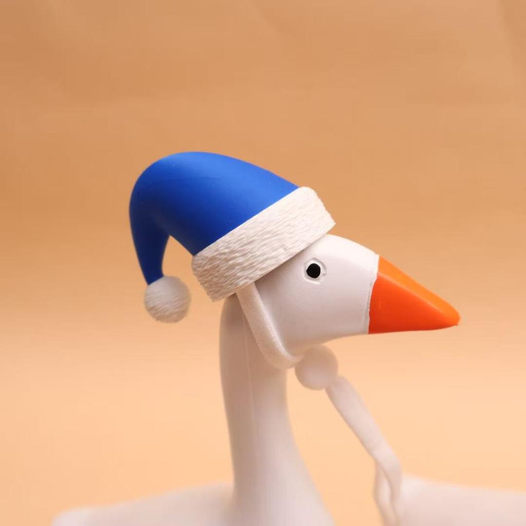 7-Inch Crooked Head Hamster Pet Goose with Christmas Hat - Customizable Hard Plastic Desktop Decor