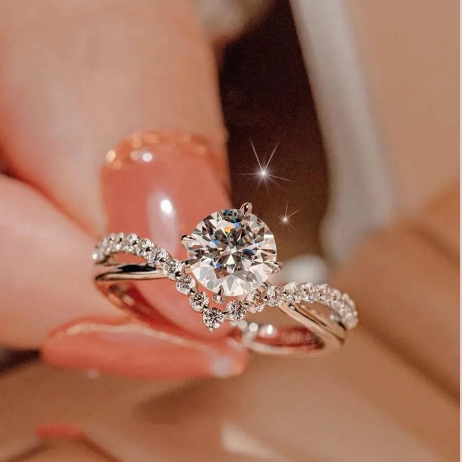 Elegante Anello da Donna con Diamante a Sei Griffe, Elegante Fedina in Zirconia Cubica, Perfetto per Proposte e Matrimonio, Misura Regolabile.