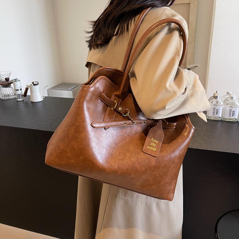 Retro bag women's large capacity 2025 new autumn and winter versatile casual shoulder bag simple work commuter tote bag