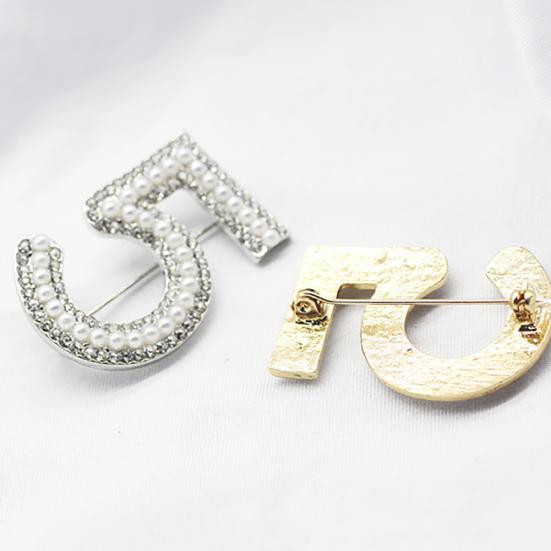 Módní ženy 5 postava Faux Pearl Drahostone Odznak Brož Pin Oblečení Šperky
