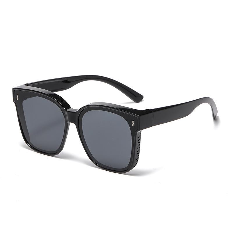 Polarized Clip-On Sunglasses: UV Protection for Myopia, Unisex.