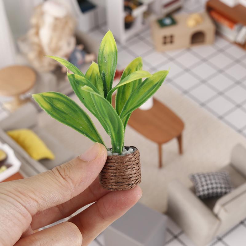 1Pcs 1:12 Scale Mini Artificial Potted Plant Woven Pot Fake Greenery for Dollhouse Micro Landscape DIY