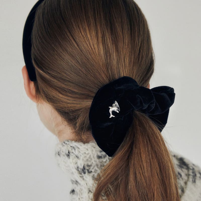 Mellotory delfin hårsnodd (svart)