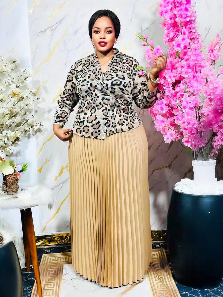 Plus Size Women's High-End Gold Foil Print Pleated Dress with Faux Two-Piece Long Skirt - Casual Style