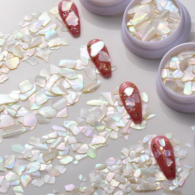 Nail art – Strass e decorazioni per unghie