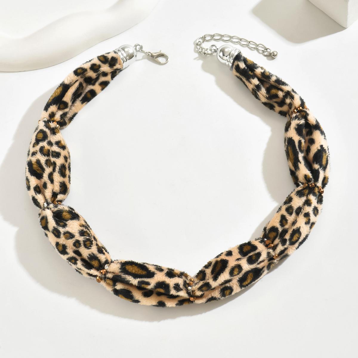 

Модное ожерелье для женских украшений золотой