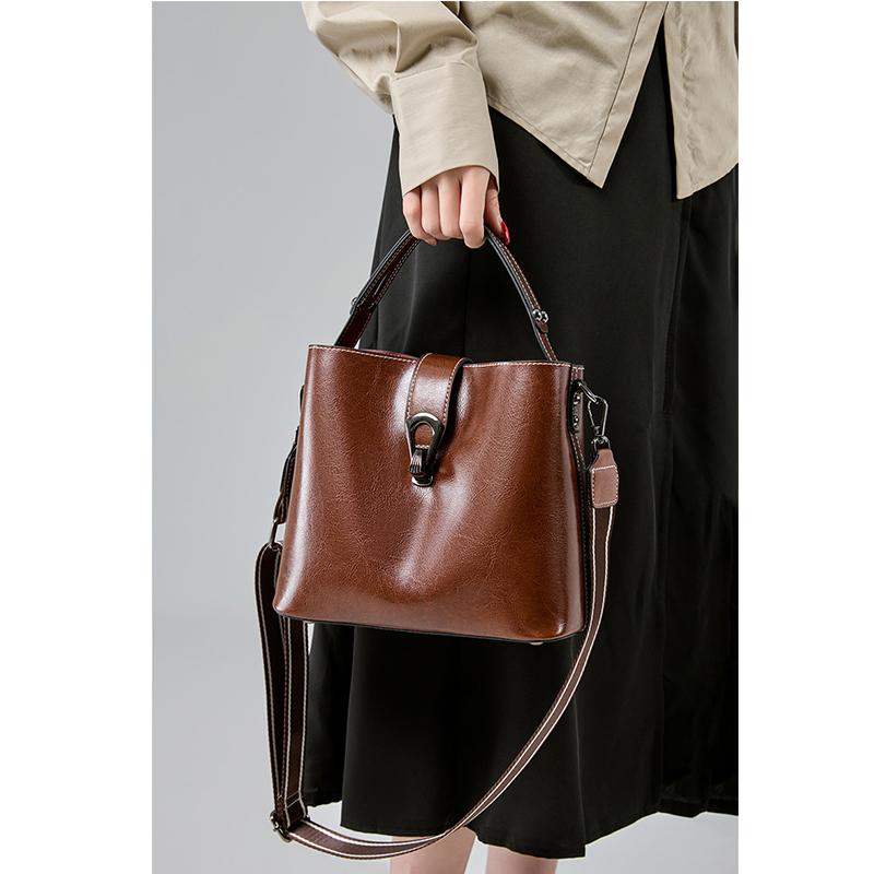 Real Oil Wax Leather Women's Bucket Bag Casual and Simple Handbag Large Capacity Ladies Cowhide Fashionable Crossbody Tote Bag