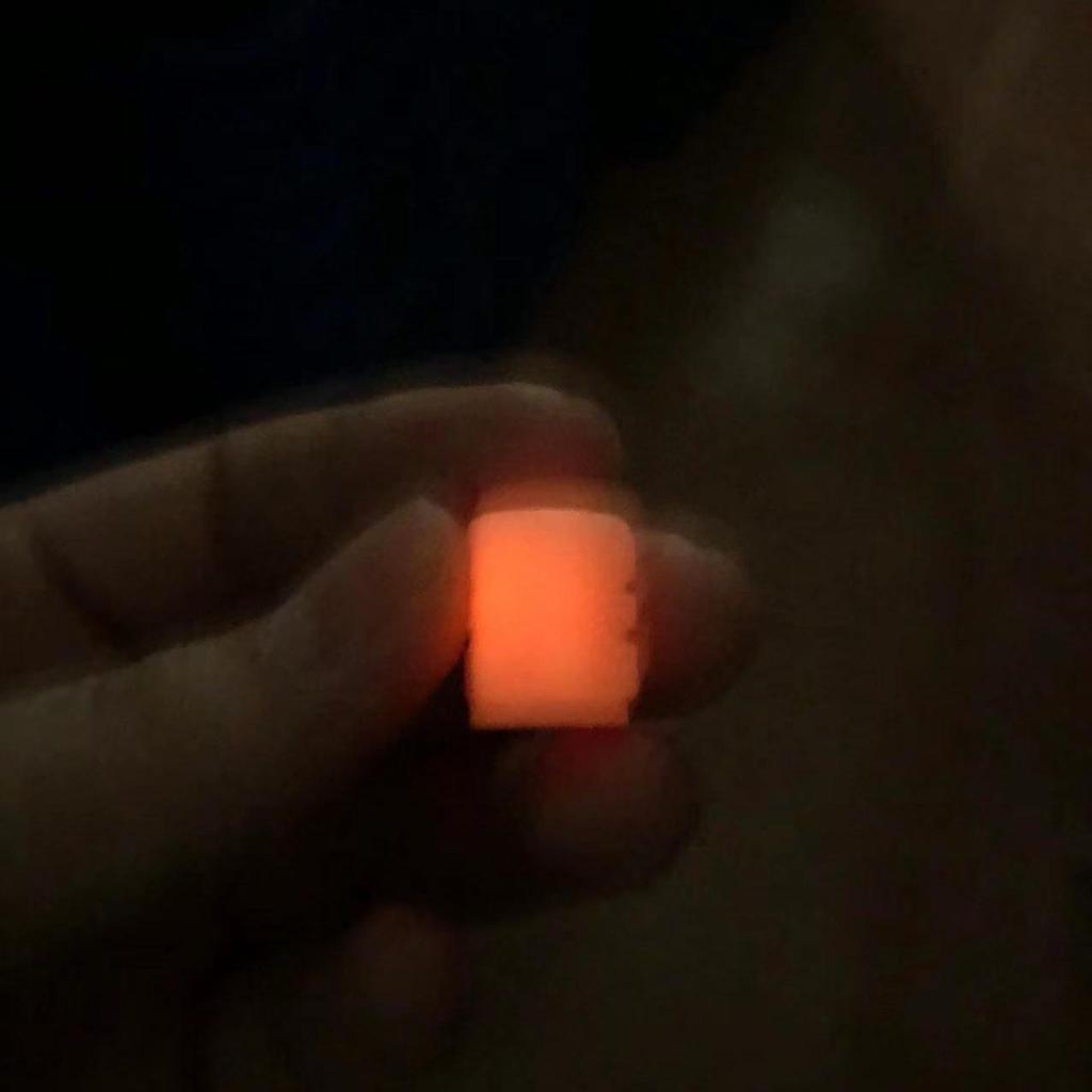 Leuchtende Reifenventilkappe für Auto und Motorrad