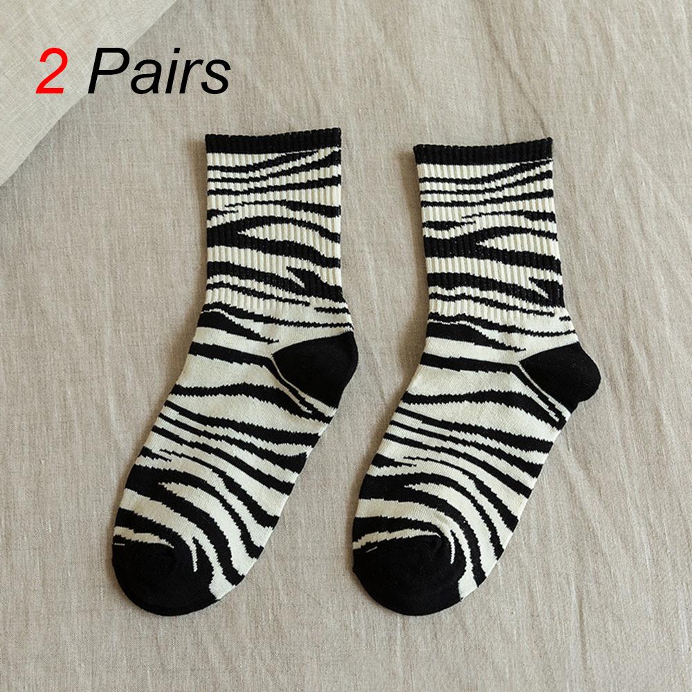 2 Pairs Women Cartoon Mid Tube Socks Fashionable Cow Zebra Print Pattern College Style Cute Comfortable Casual Round Neck Socks