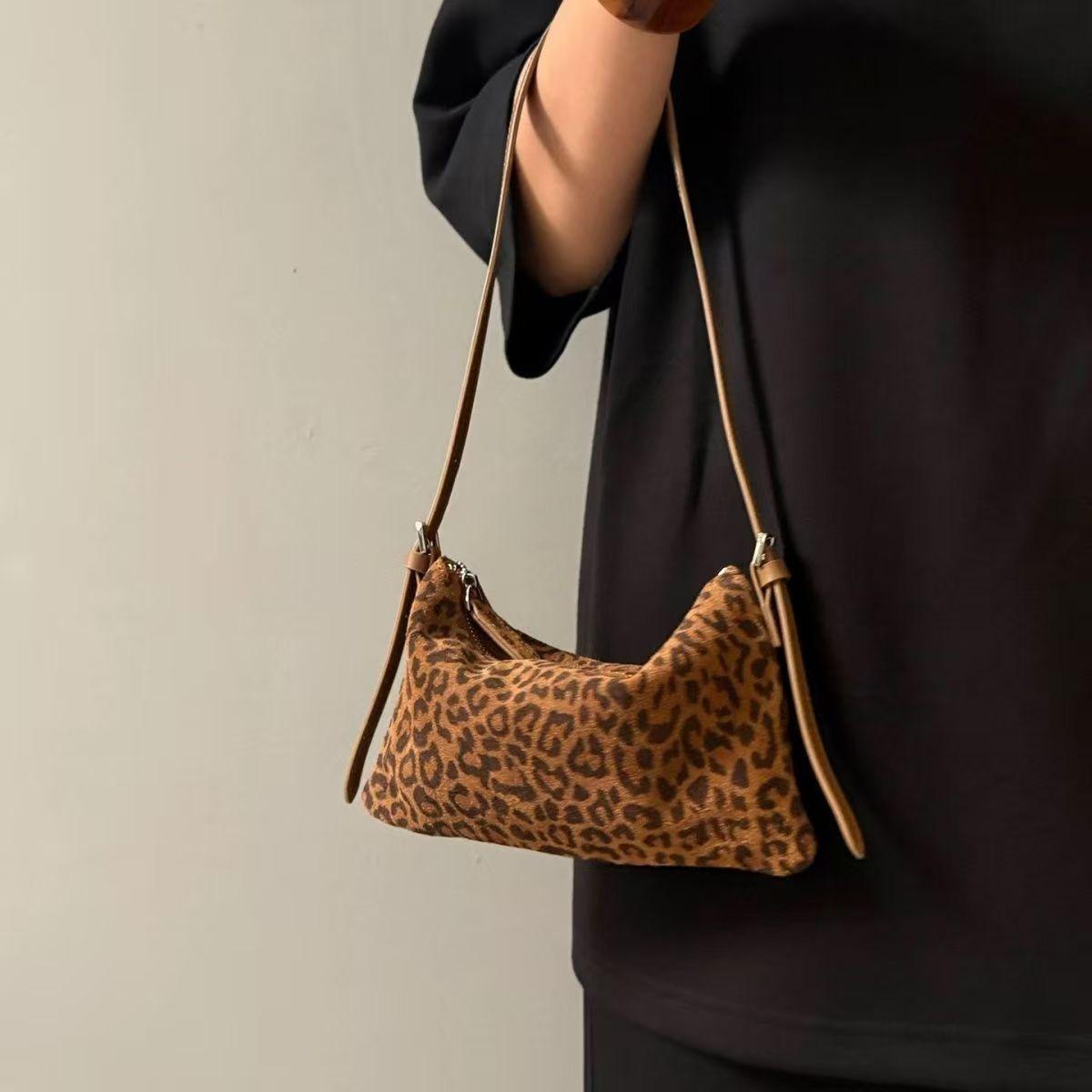 New Fashionable Leopard Print Frosted Cowhide Phone Bag, Light Luxury, Niche Luxury, Retro Handbag, Crossbody Bag, Trendy