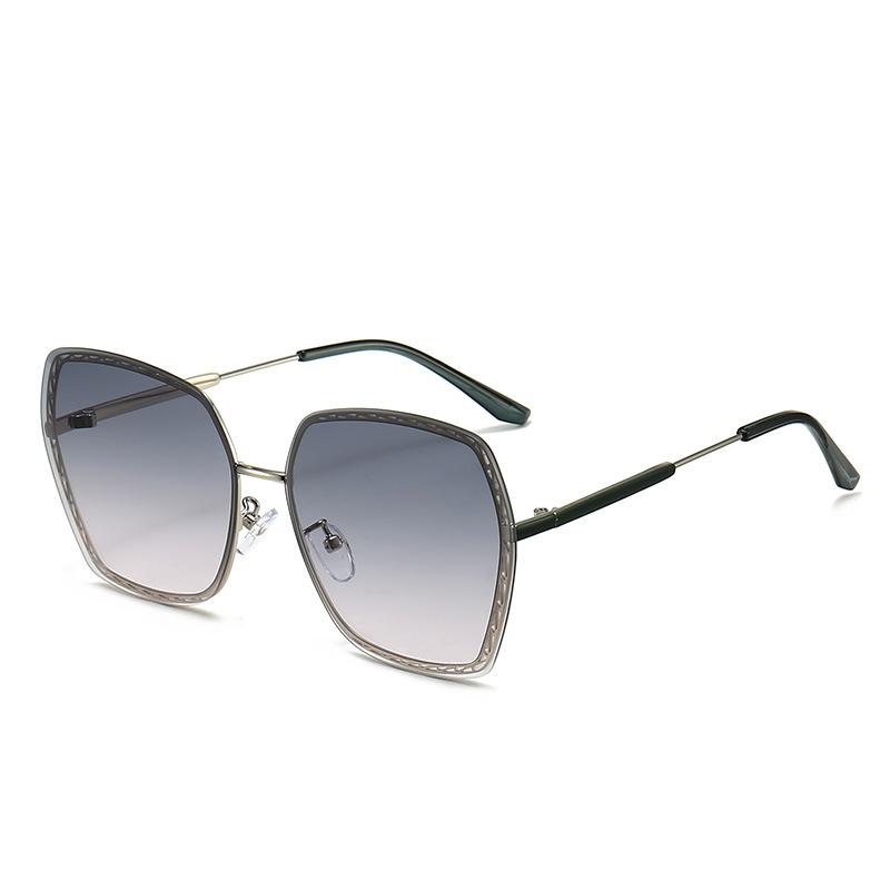 cat eye frames for round faces