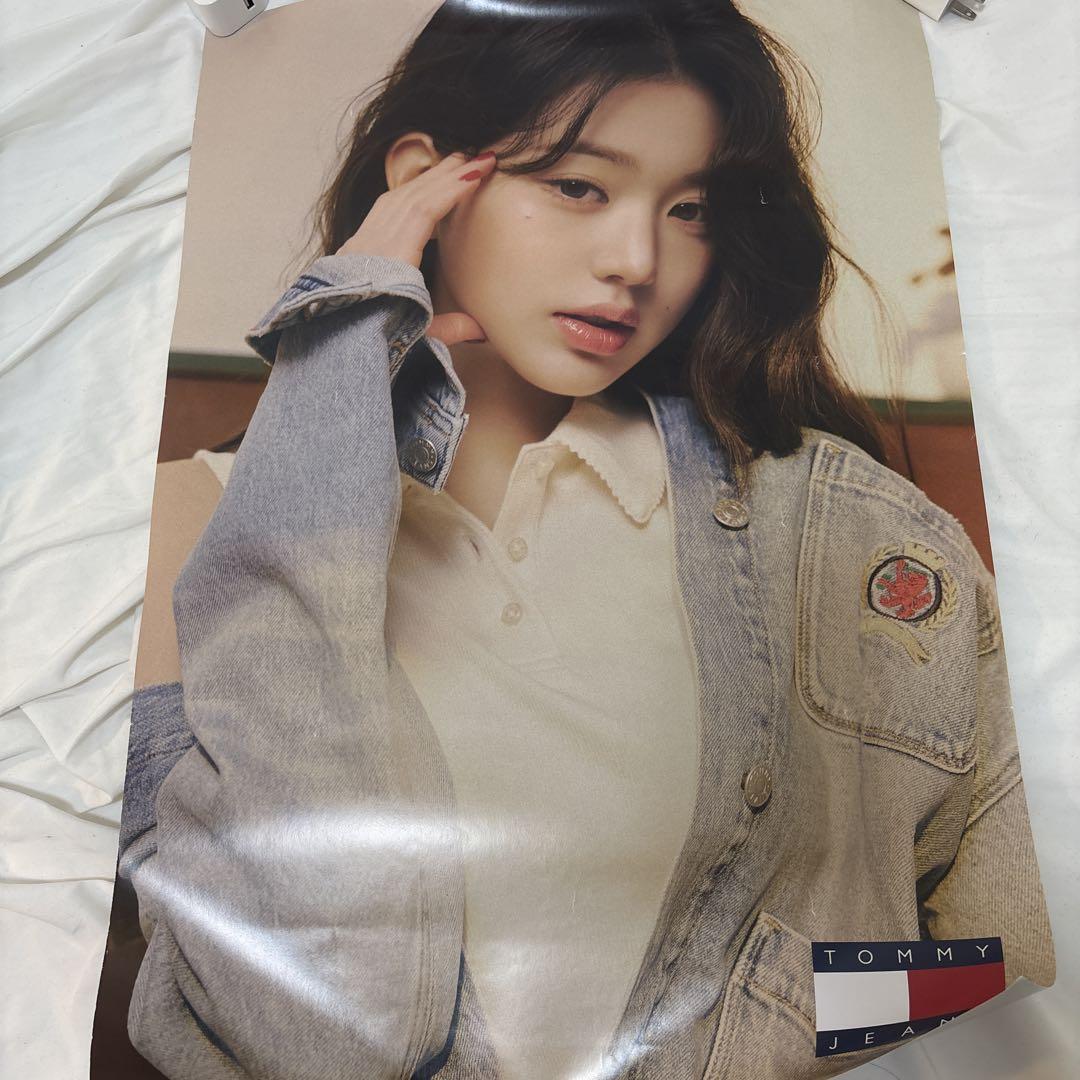 

[Б/У] TOMMY JEANS IVE Wonyoung Постер