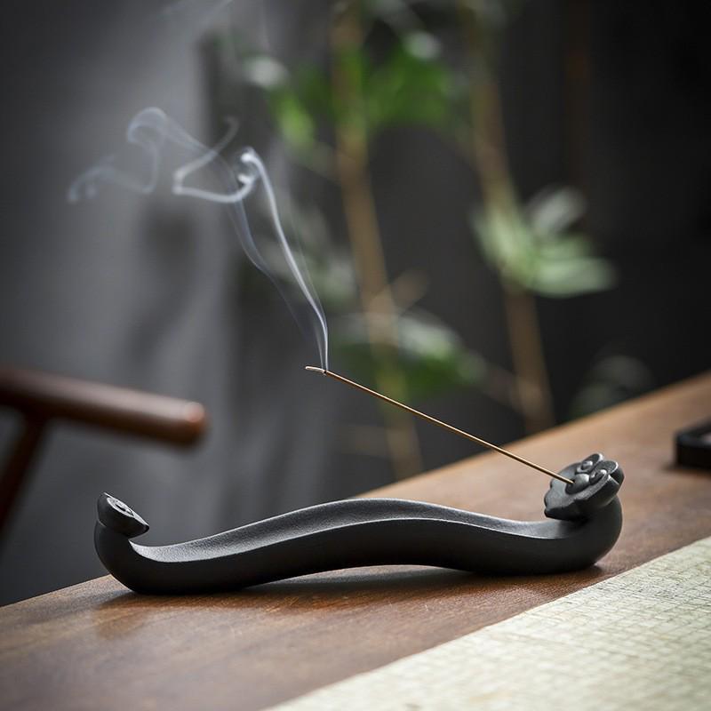 Black Pottery Lotus Leaf & Flower Ceramic Incense Holder - Creative Ruyi Buddha Design for Home Decor