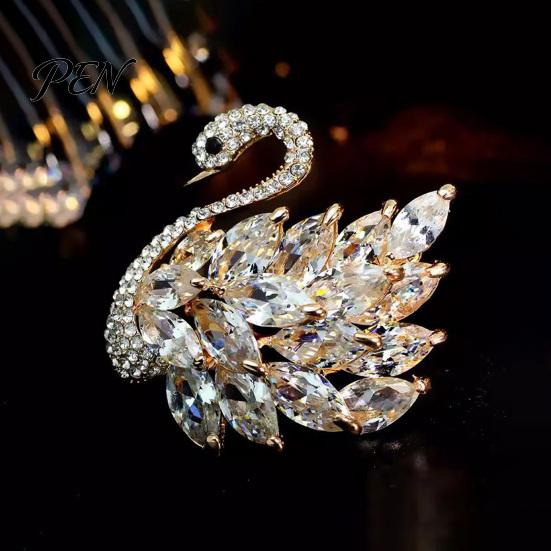 Sparkling Swan Brooch for Women, Rhinestone Decorative Lapel Shape Pin, Animal Shaped Jewelry Suits Coats Sweaters Sweater Decoration