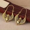 Pendientes Metálicos Vintage con Patrón de Escarabajo Tallado Diseño de Ala Dorada Pendiente Creativo para Fiesta Navideña Accesorios Perfectos de Joyería Punk