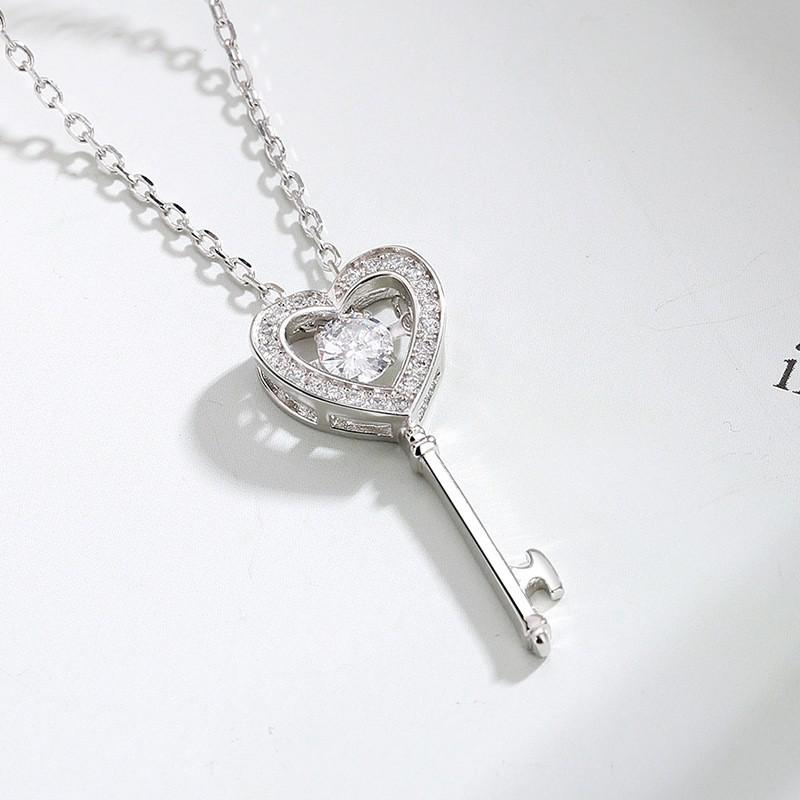 Trendy Korean-Style Heart Key Pendant Necklace - Women's Simple Full-Pavé Short Clavicle Choker