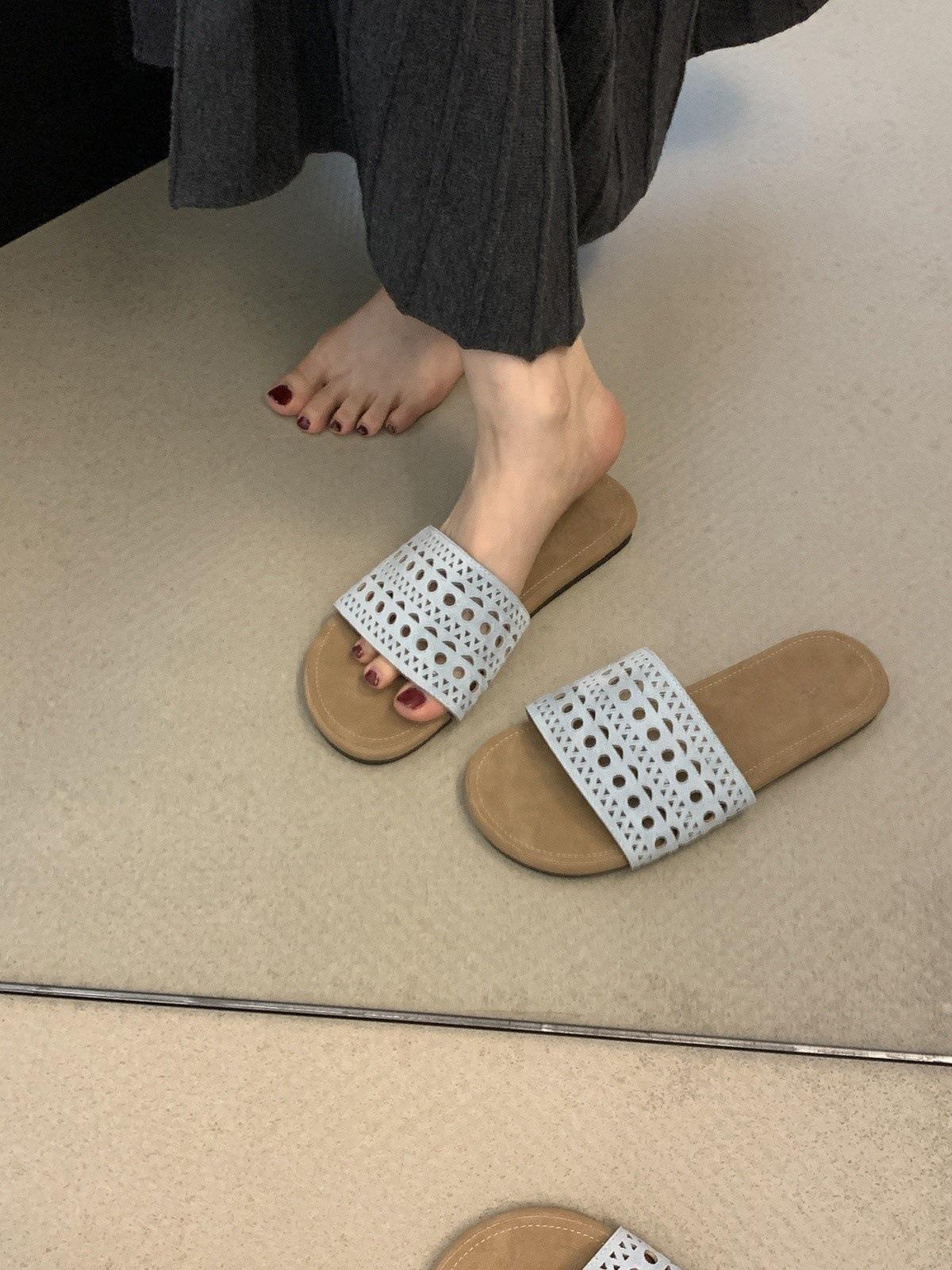 

Retro vacation style mesh slippers women s outer wear summer new soft-soled beach Roman sandals 35