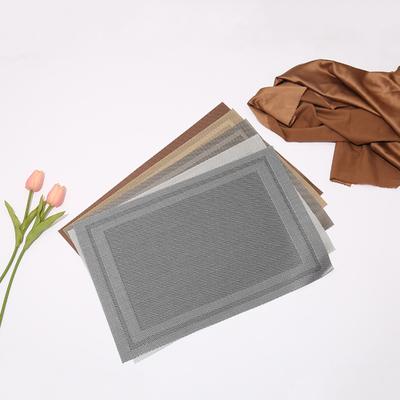 Tolles Tischset aus Kunststoff im einfachen Stil mit Verbrühungsschutz