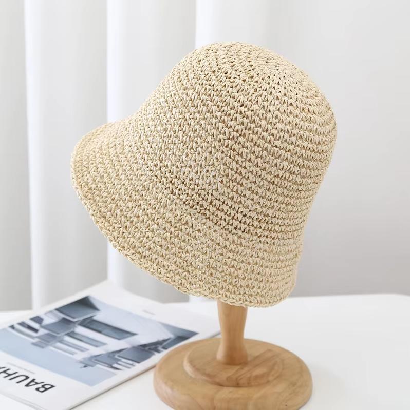 

Women s Summer UV-Protect Crochet Straw Bucket Hat Fashionable Breathable Sunshade Cap with Foldable Visors for Beach Outdoor One Size бежевий