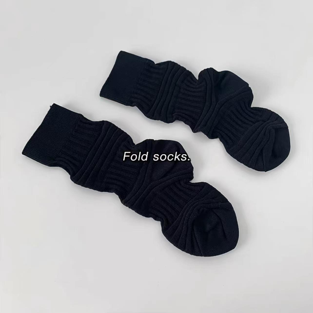 

Japanese Niche Tide Brand Designer Striped Lantern Pig Large Intestine Socks Internet Celebrity Xiaohongshu Medium Tube Pure Cotton Socks One size чорний