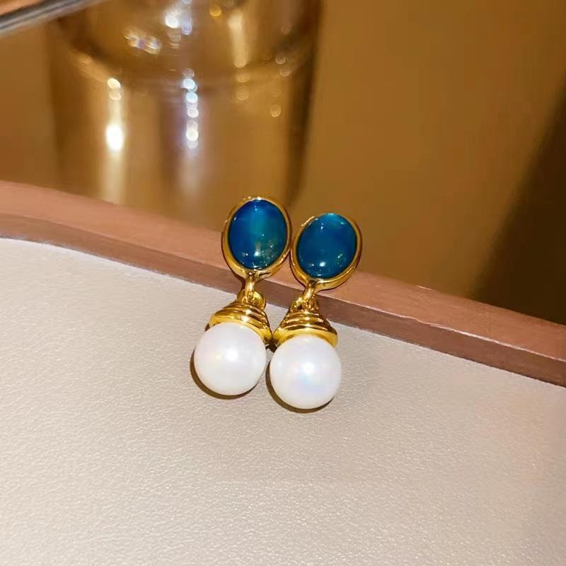 S925 Sterling Silver French Retro Pearl Stud Earrings - Vintage Style, Light Luxury, Versatile Oval Earrings for Women