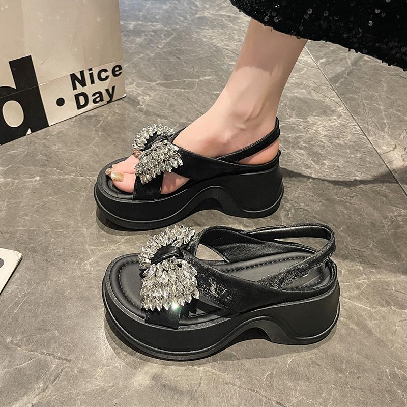 Beautiful thick-bottomed cool slippers for women to wear new summer rhinestone bows with skirts to increase the height of slippers