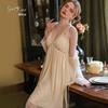 Elegantes Nachthemd mit V-Ausschnitt aus französischer Spitze mit Brustpolstern - Damen Sinnliches Homewear-Set