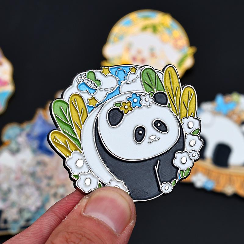 Custom Enamel Epoxy Anniversary Metal Brooch Badge