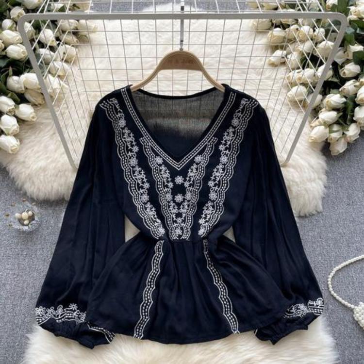 Spring Fashion Ladies Crochet Blouse Embroidered Lantern Sleeve Retro Ethnic Style Short Top Blusas