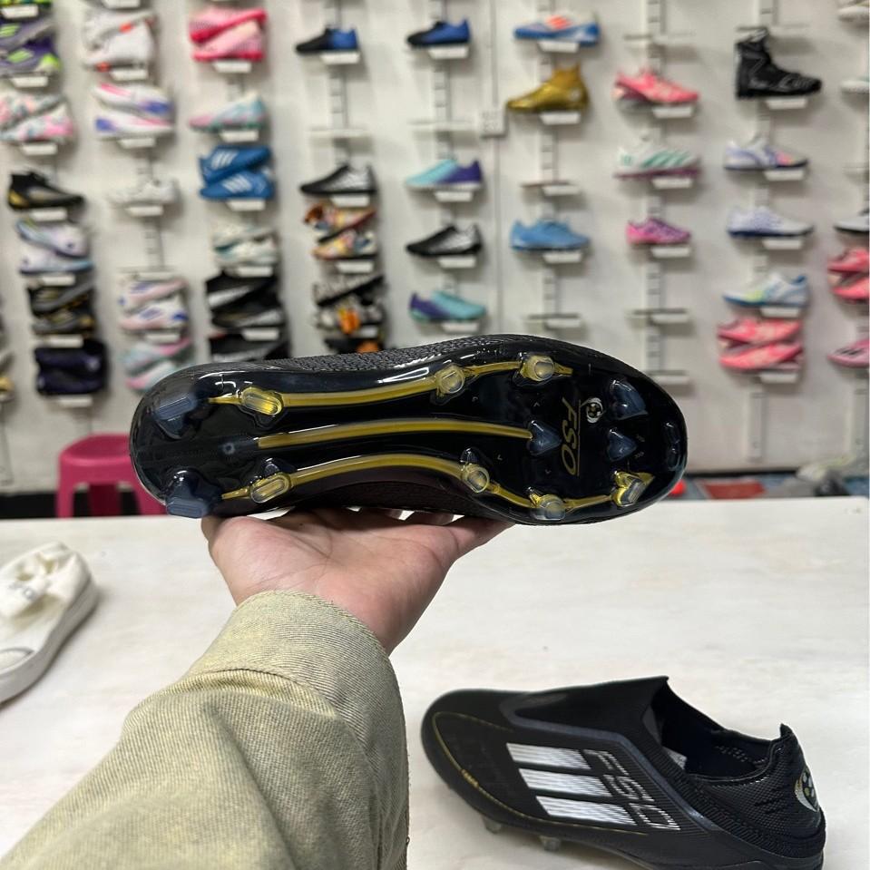 New Low-top Men's and Women's Football Shoes Long Nails Broken Nails Competition Training Shoes Men's and Women's Adult Sports Football Shoes