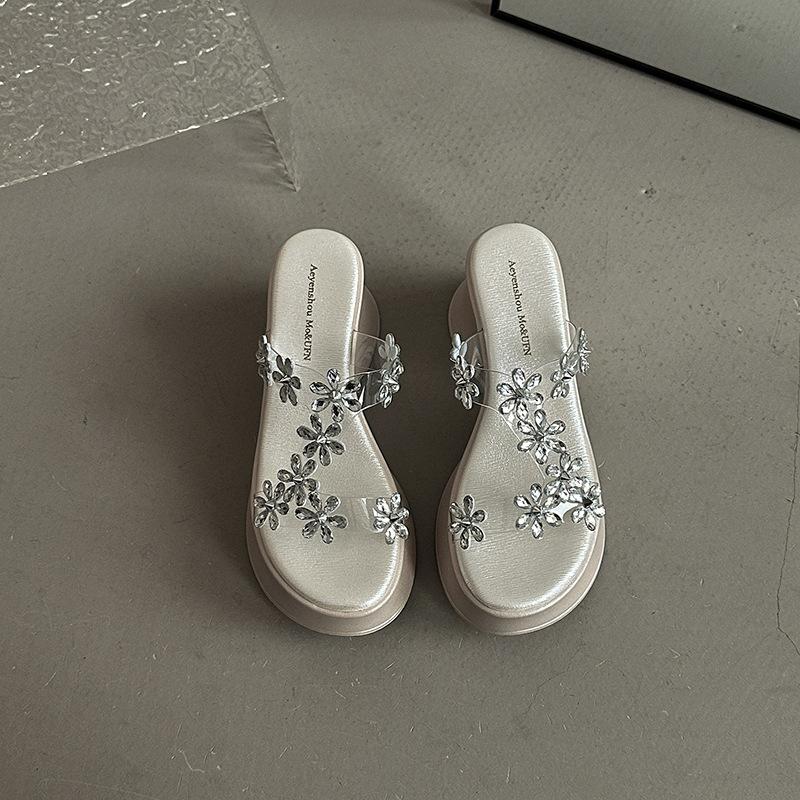 Fashion platform slippers rhinestone flower sandals women's summer Korean version of thin and versatile fairy wind slope heel cool slippers