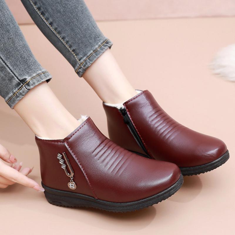 

Soft Soled Short Tube Cotton Boots 2024 Winter Item Solid Color with Fleece Warm Flat Bottom Anti Slip Comfortable Cotton Shoes 35 червоний