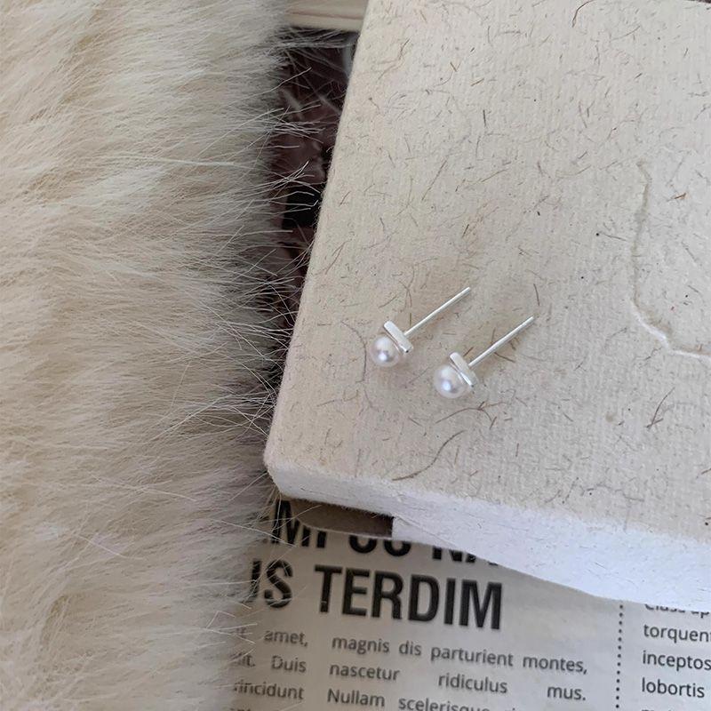 

925 Silver Needle Square Pearl Stud Earrings Simple and Compact Exquisite Fancy Design Easiest for Match Removal-Free before Sleep Earrings Square Pearl Ear Pin