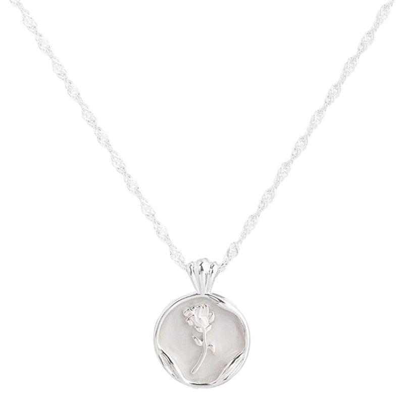 Exquisite High-End Rose Pendant Necklace for Women - Non-Fading, Versatile Clavicle Chain