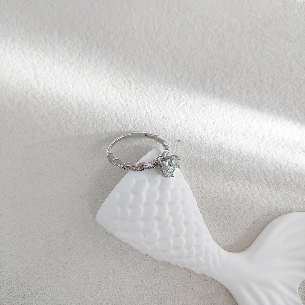 925 Sterling Silver Moissanite Six-Prong Women's Twin Flower Ring