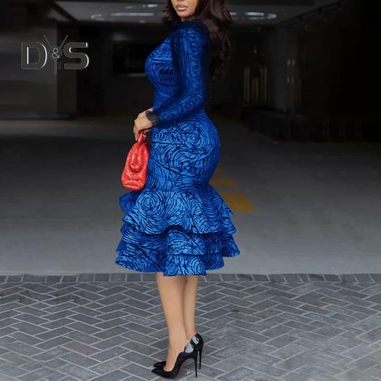 Женское платье с круглым вырезом — фото 11