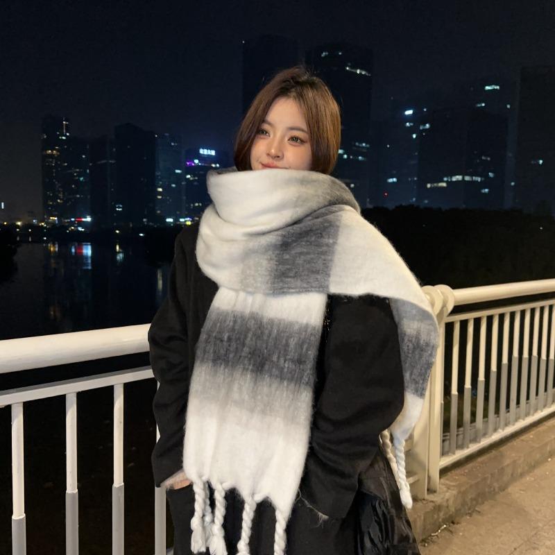 1pc Women's Colorful Warm Scarf,Windproof Insulation Personality Neck Warmer,Suitable for Daily Life,Work,Shopping,Autumn/Winter