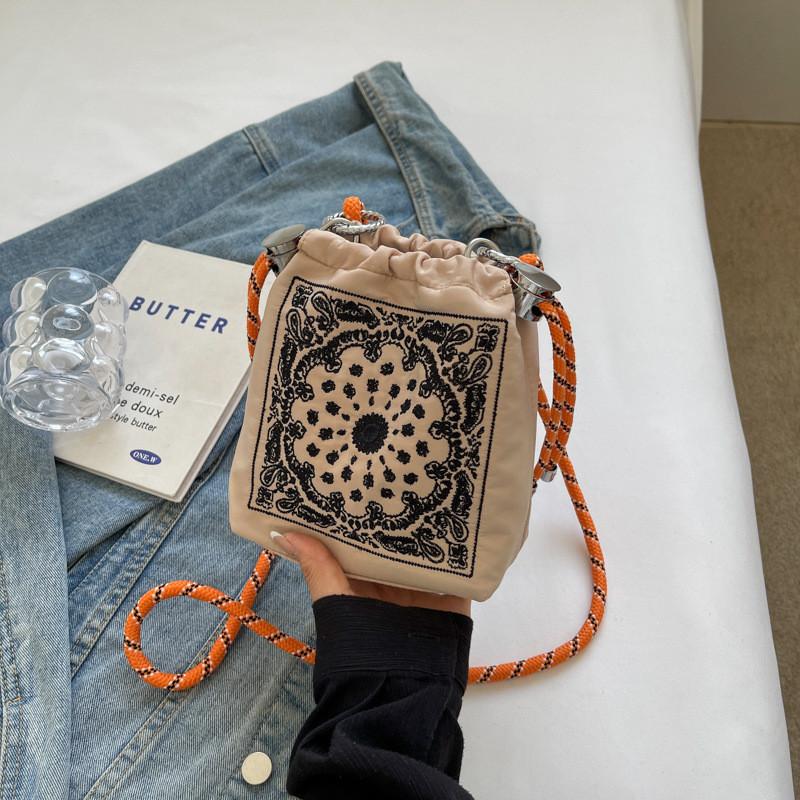 IELGY Simple Embroidered Cloth Bag All-Match Shoulder Messenger Bag