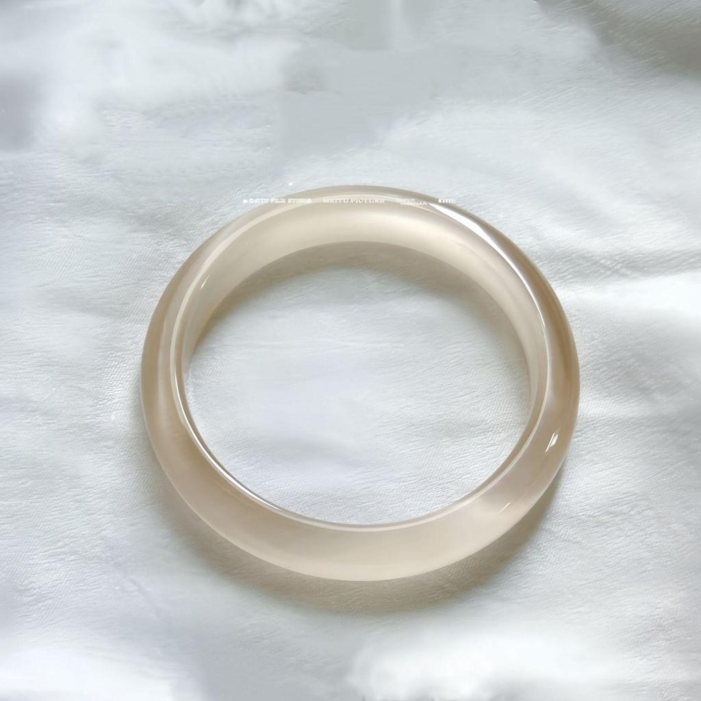 White Moonlight Cat's Eye Stone Fashion Bracelet for Women - Versatile Bestseller Jewelry