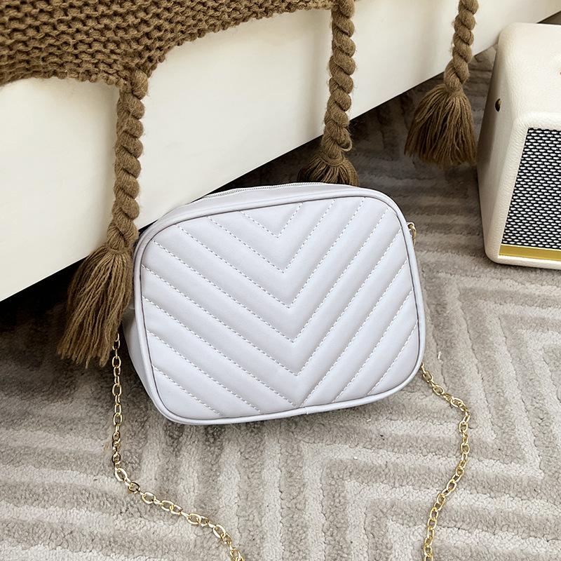 Rhombus Embroidery Thread Bag Women's New Retro Women's Bag Chain Messenger Bag Fashionable and Simple Small Square Bag